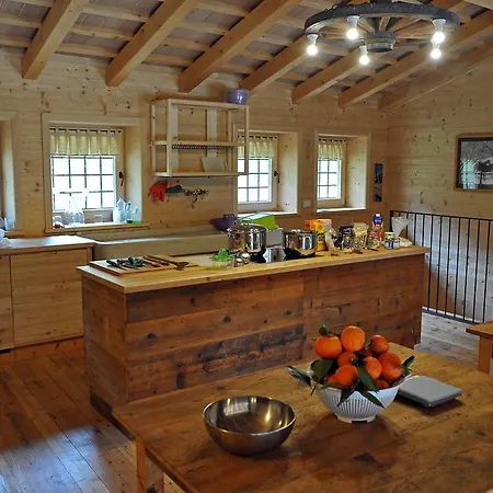 Il Maggiociondolo Agriturismo Farm stay *